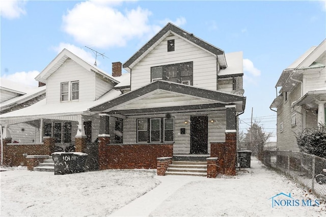 view of front of home featuring a porch