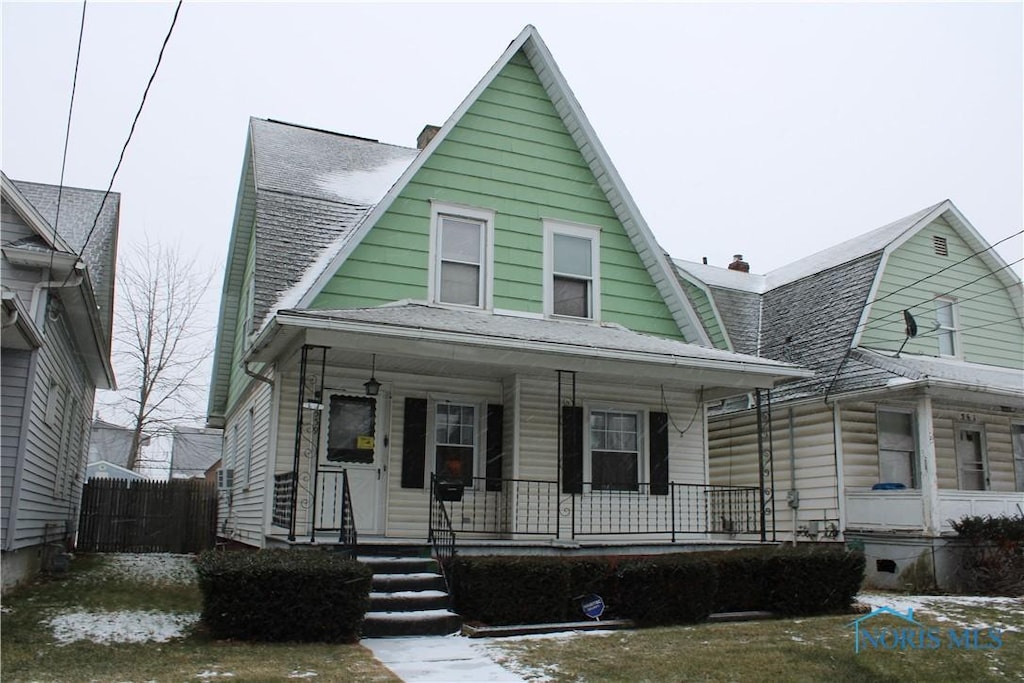 view of front of house featuring a porch