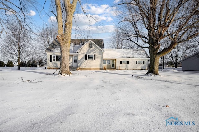 view of front of property