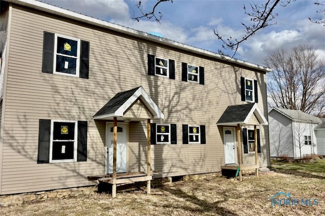 view of front of property