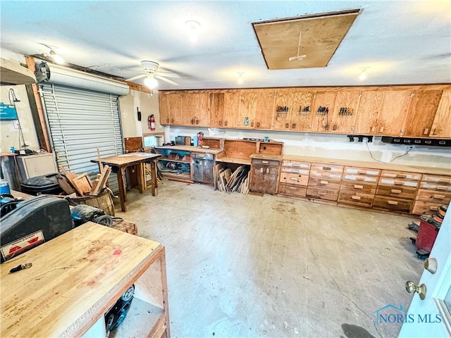 garage featuring ceiling fan