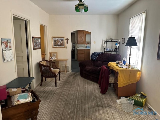 living area with carpet flooring