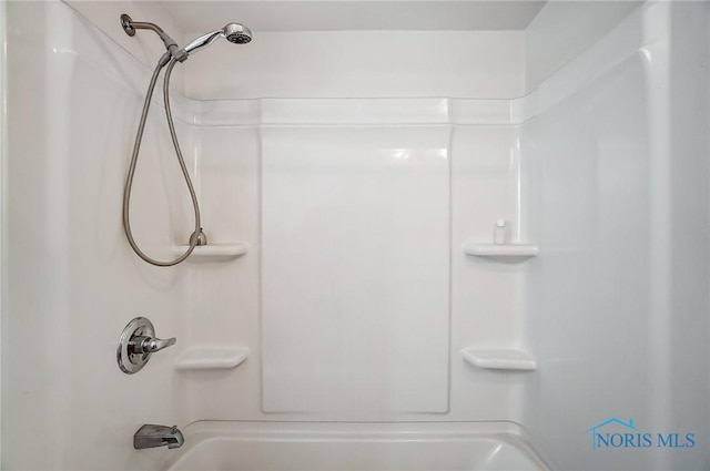 bathroom featuring shower / bath combination