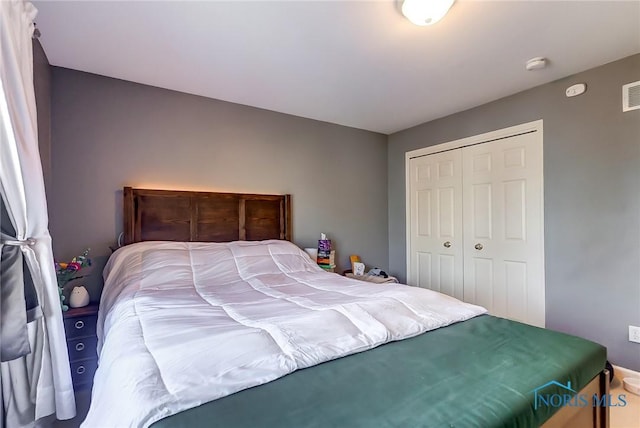 bedroom with a closet