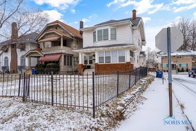 view of front property