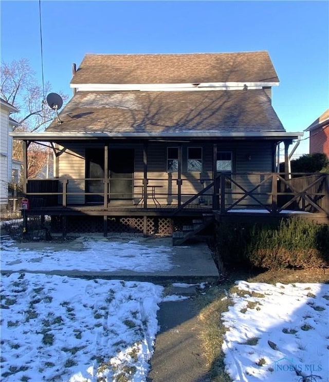 view of front of property