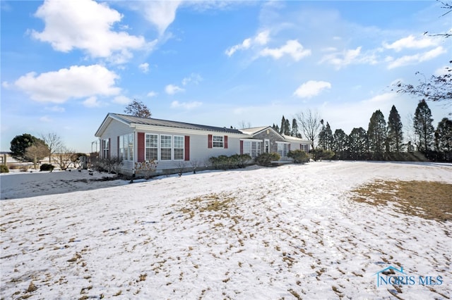 view of front of property