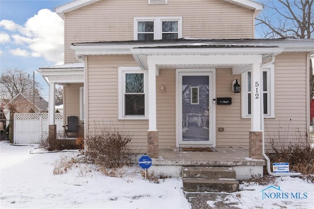 view of front of property