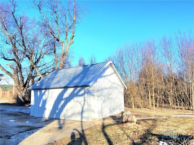 view of outbuilding