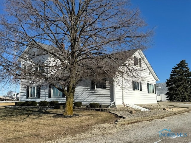 view of home's exterior