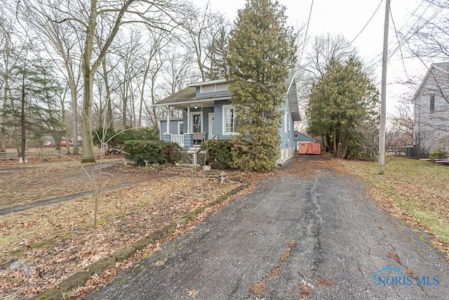 view of front of house with covered porch