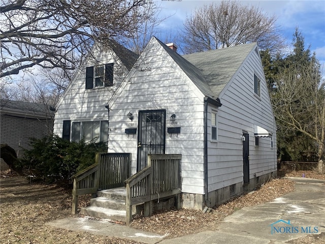 view of front of property