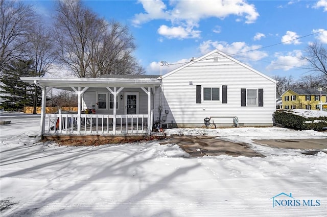 view of front of house with covered porch