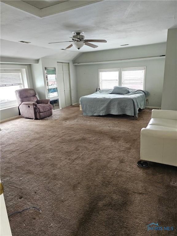 bedroom with carpet flooring and ceiling fan