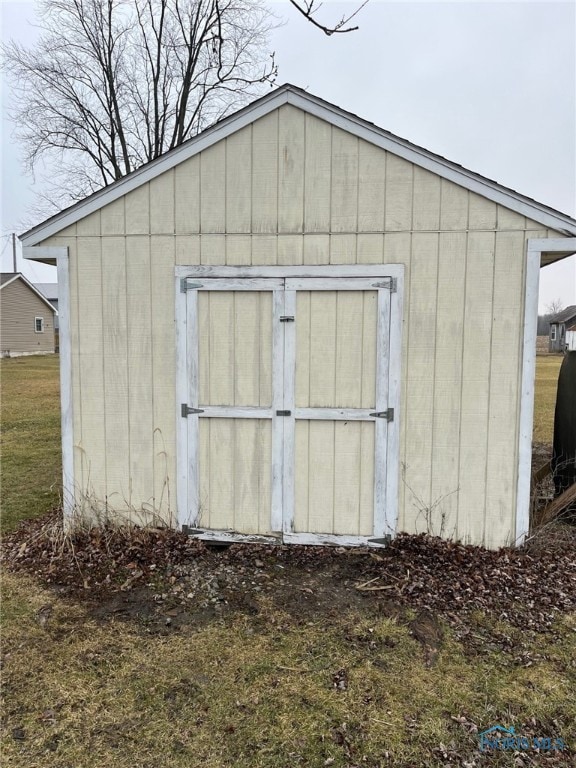 view of outdoor structure