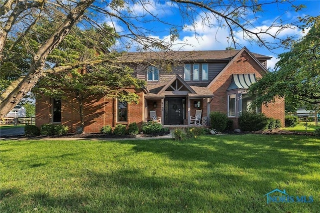 view of front of property with a front yard