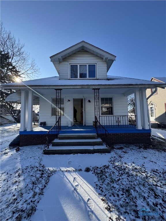 view of front of house featuring a porch