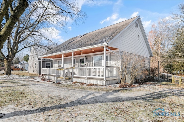 view of front facade with covered porch