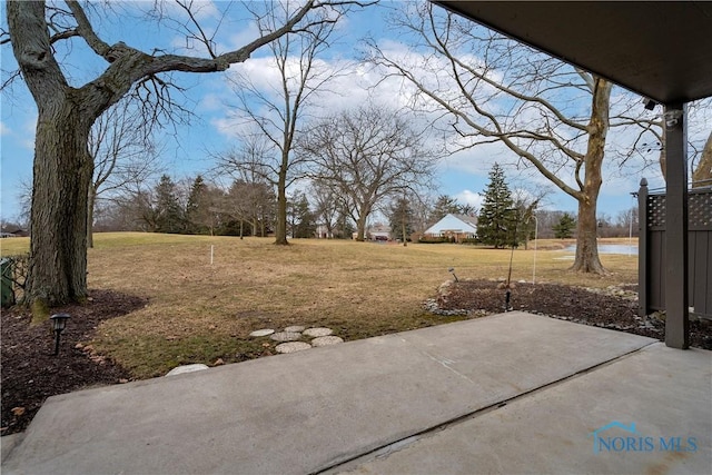 view of yard with a patio area