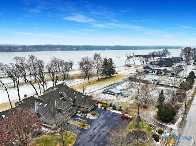 bird's eye view featuring a water view