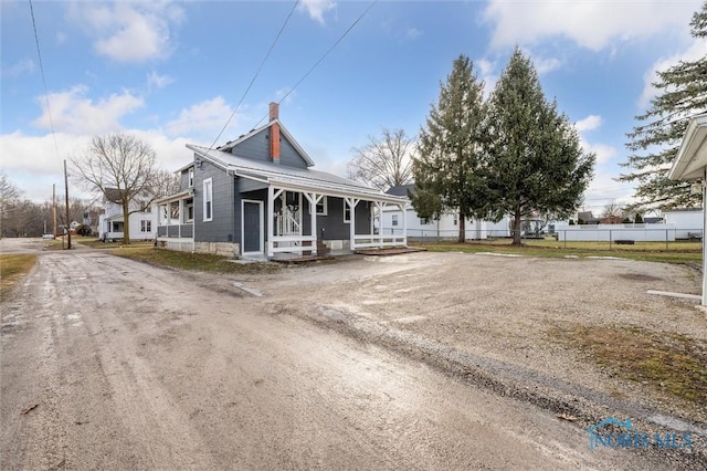 view of front of house featuring covered porch