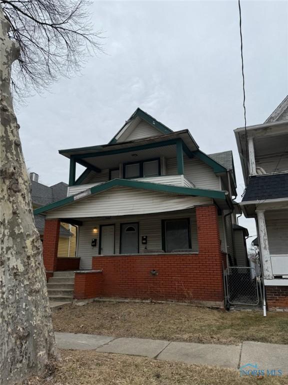 view of front of house with covered porch