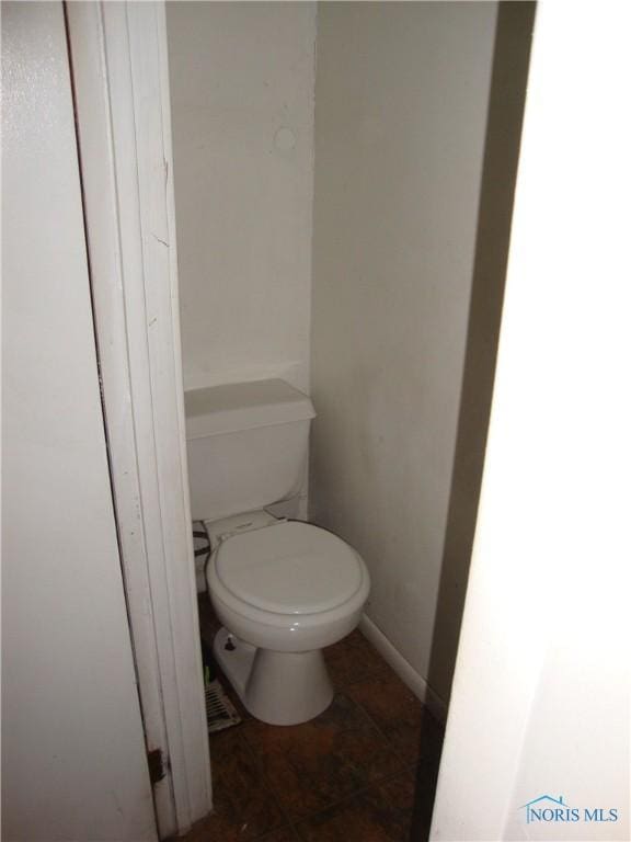 bathroom featuring toilet