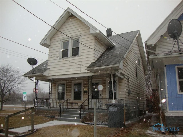 view of front of house with covered porch