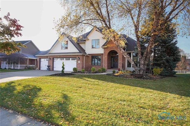 view of front facade with a front yard