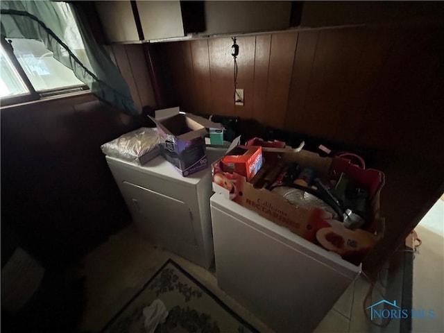 laundry room with washer and clothes dryer