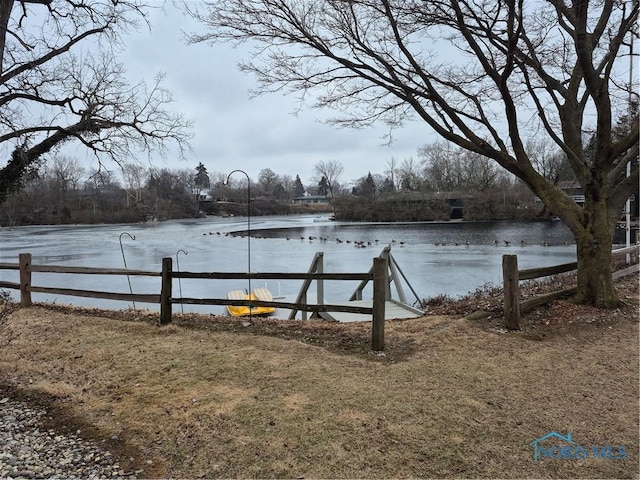 view of yard featuring a water view