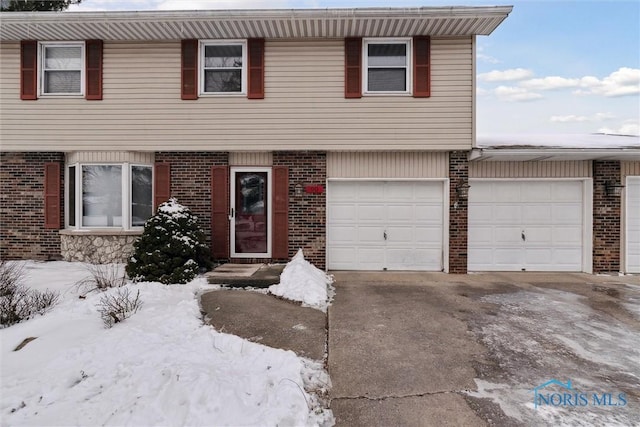 view of front facade with a garage