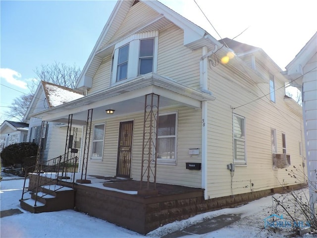 view of front facade with covered porch