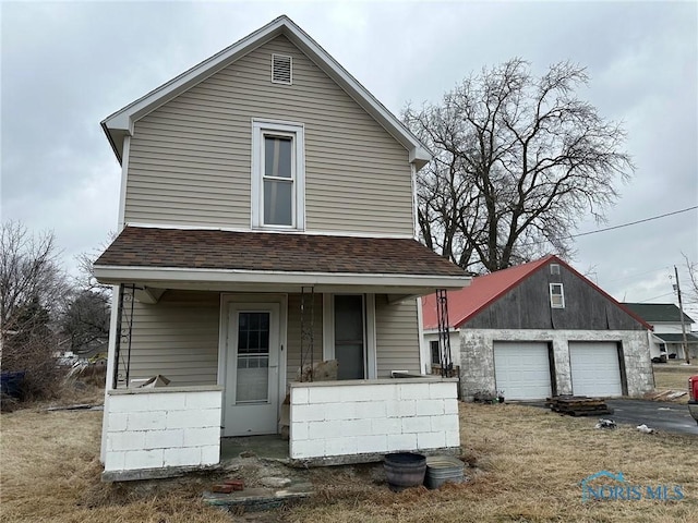 view of front of property featuring covered porch