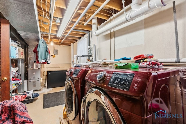 615 Lincolnshire Ln, Findlay, OH 45840 - washroom featuring washing machine and dryer