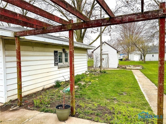 12356 Sylvania Metamora Rd, Berkey, OH 43504 - view of yard featuring a storage shed