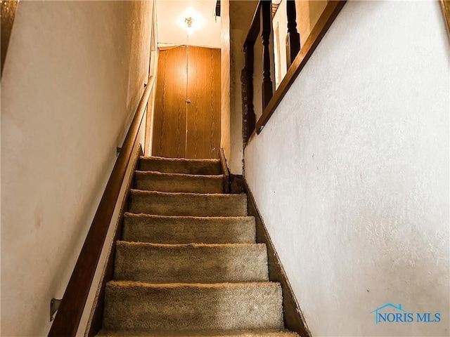 12356 Sylvania Metamora Rd, Berkey, OH 43504 - view of stairway