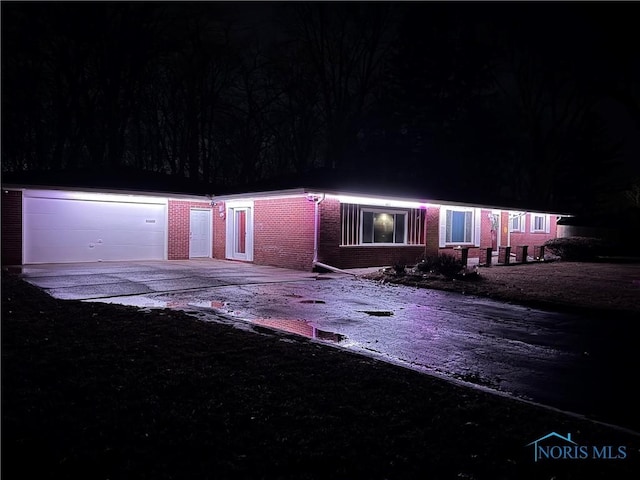 4811 Larkhaven Dr, Toledo, OH 43623 - view of front of home with brick siding