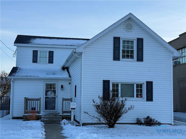 view of front property