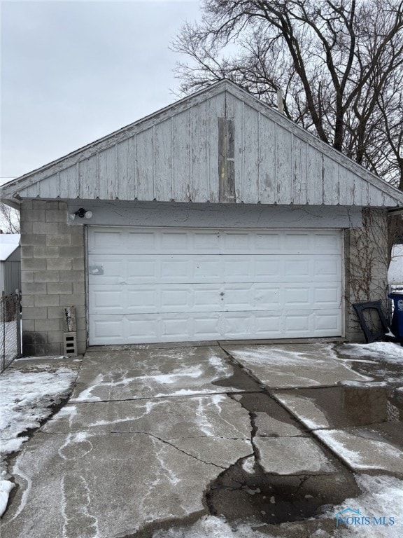 view of detached garage