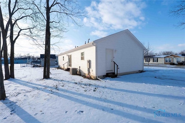 20391 Brown Ln, Weston, OH 43569 - exterior space featuring entry steps and central air condition unit