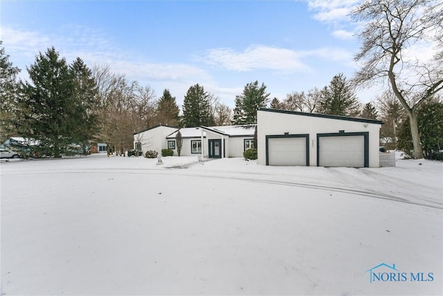 view of front of property with stucco siding