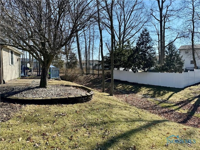 view of yard featuring fence