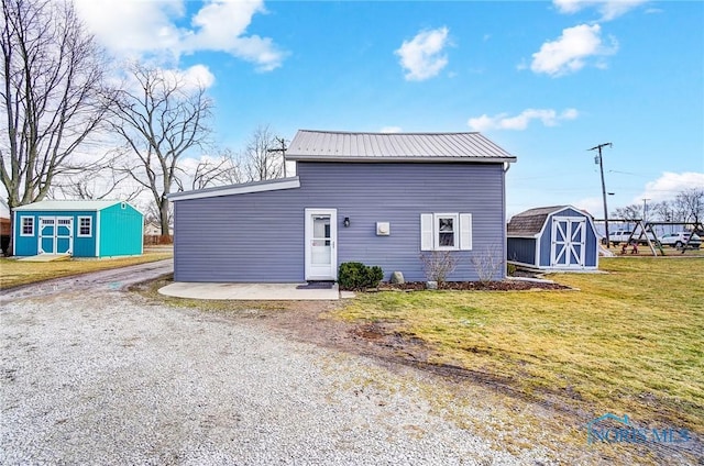 exterior space featuring driveway