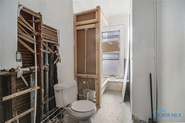 2618 Collingwood Blvd, Toledo, OH 43610 - bathroom with toilet