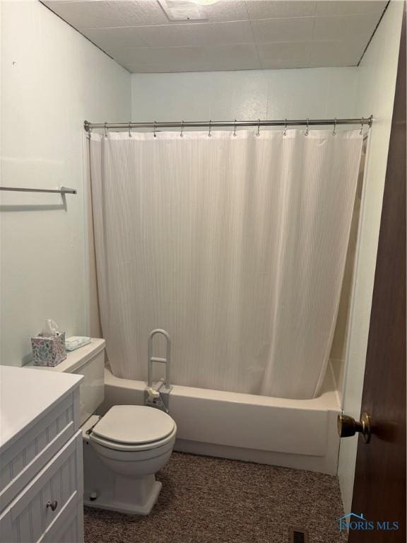 full bath featuring vanity, toilet, and shower / tub combo with curtain