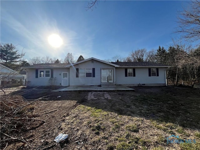 view of front of house with a front lawn