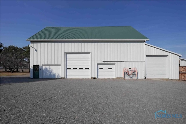 view of detached garage