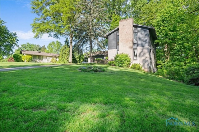 2944 Plumbrook Dr, Maumee, OH 43537 - view of green lawn
