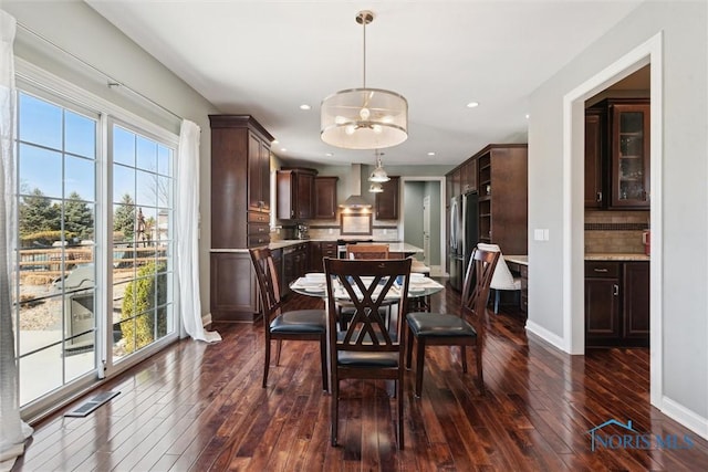 dining area featuring recessed lighting, visible vents, baseboards, and dark wood-style flooring